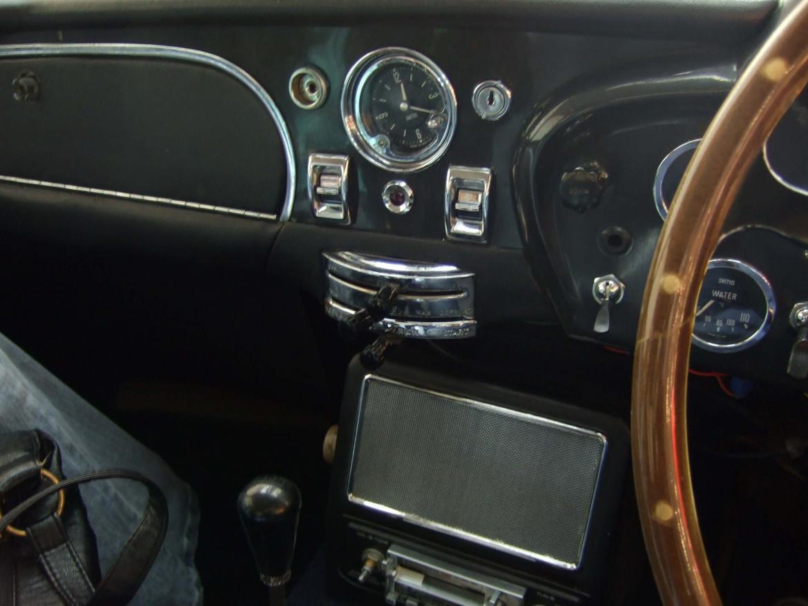 3480386435_1af4679598_o Aston Martin