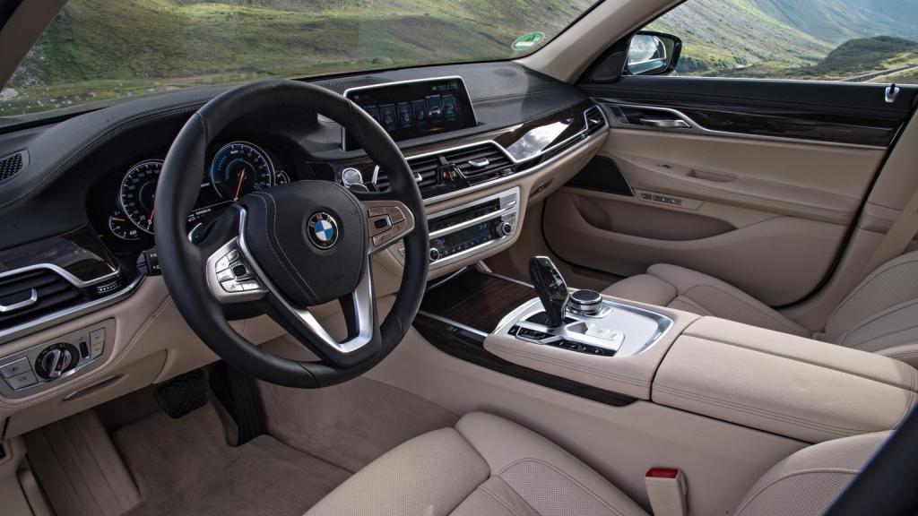 BMW 740e 