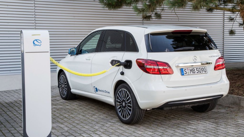 Mercedes-Benz B 250e 