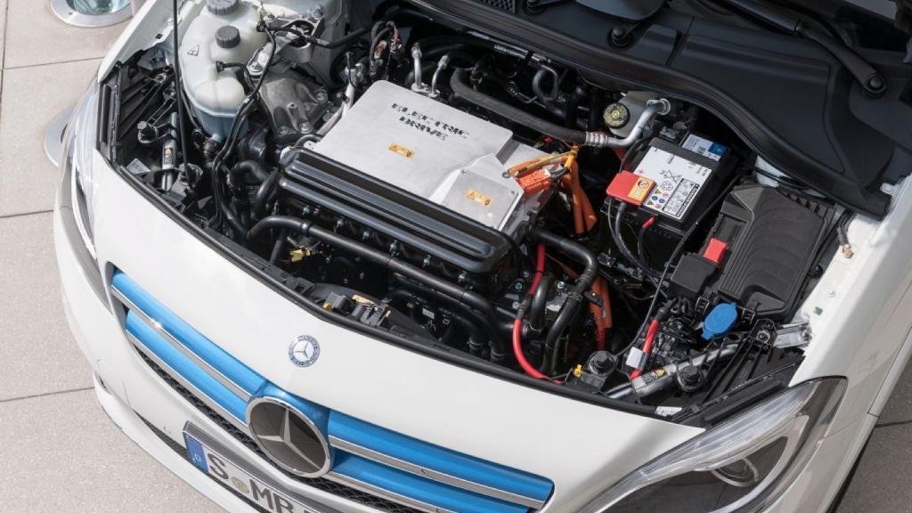 Mercedes-Benz B 250e 