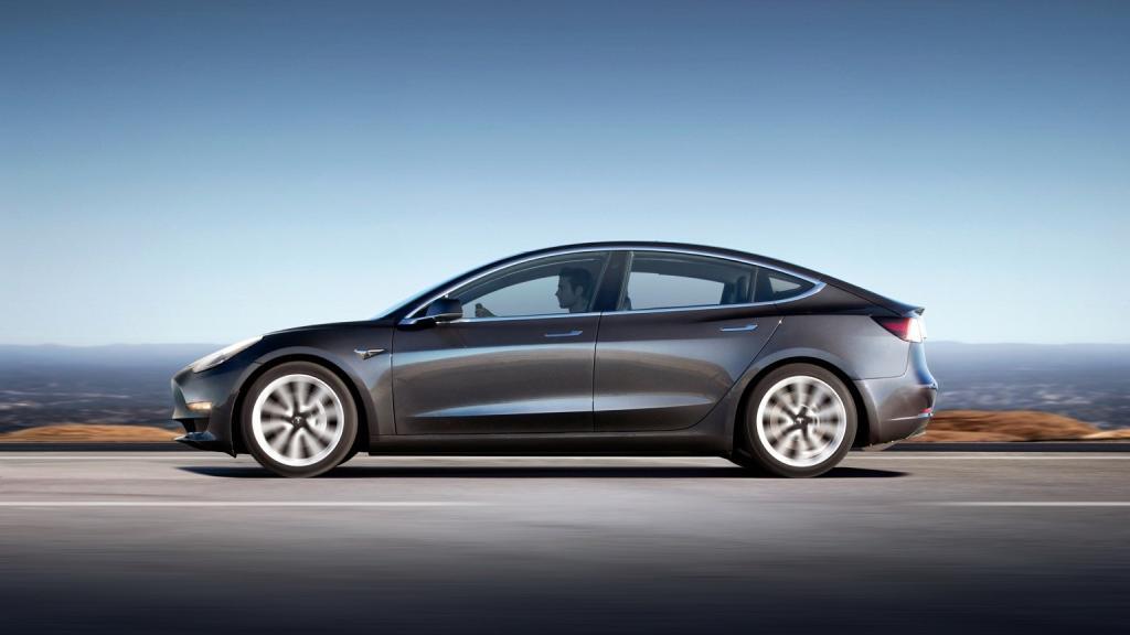 Tesla Model 3 Long Range RWD