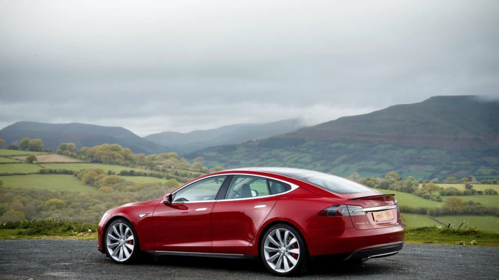 Tesla Model S P90D