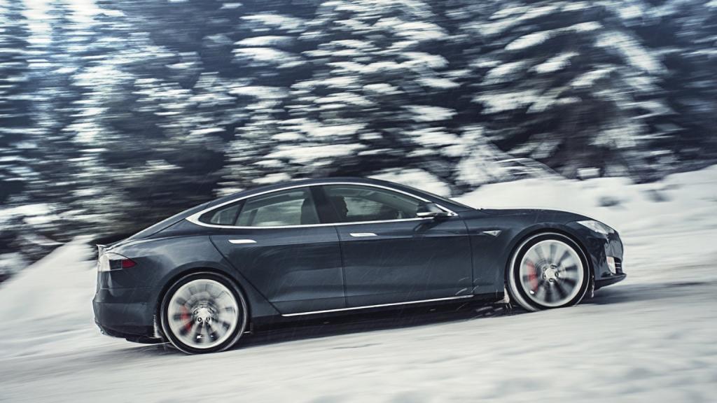 Tesla Model S P90D