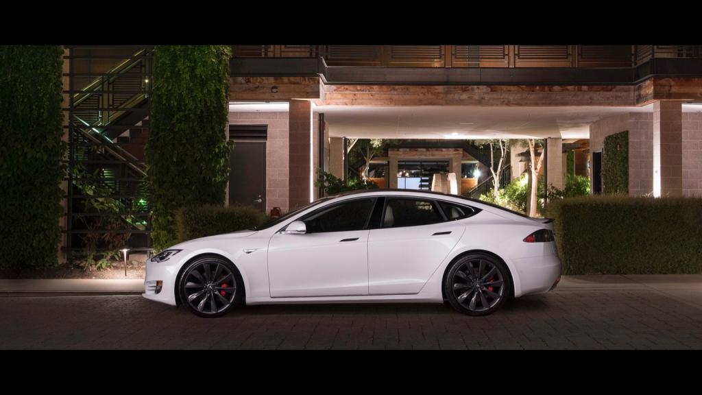 Tesla Model S Performance