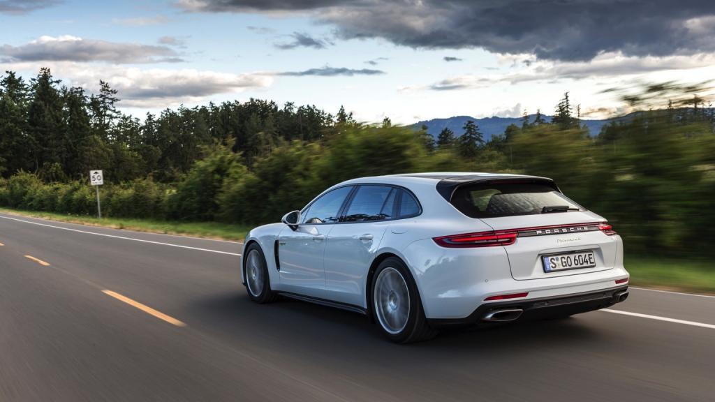 Porsche Panamera Sport Turismo 4 E-Hybrid