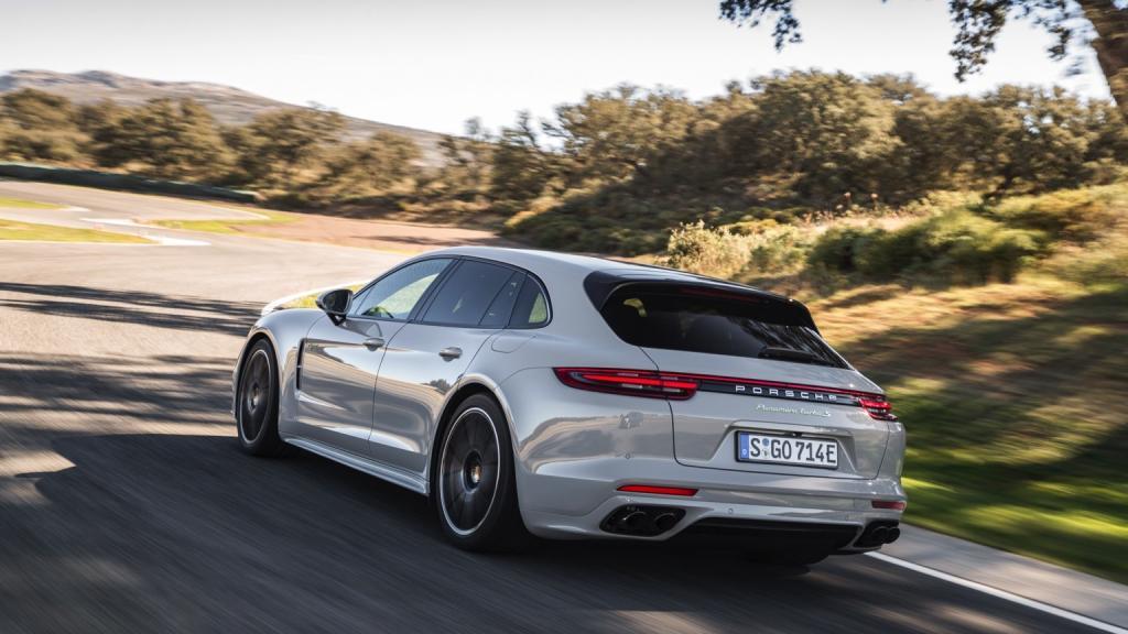 Porsche Panamera Sport Turismo 4 E-Hybrid