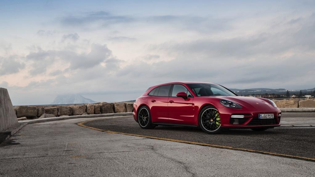 Porsche Panamera Sport Turismo Turbo S E-Hybrid