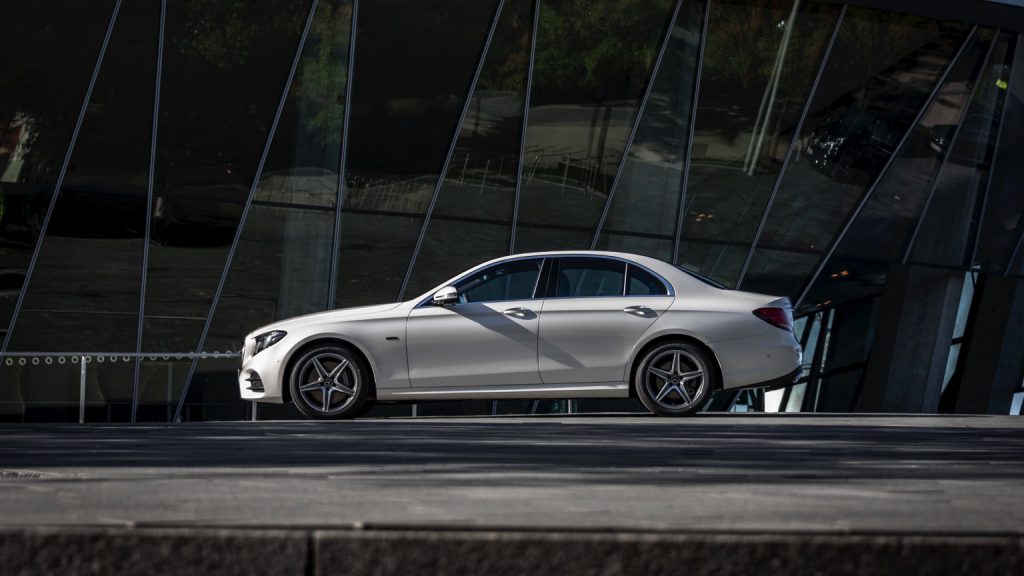 Mercedes E 300 de Limousine