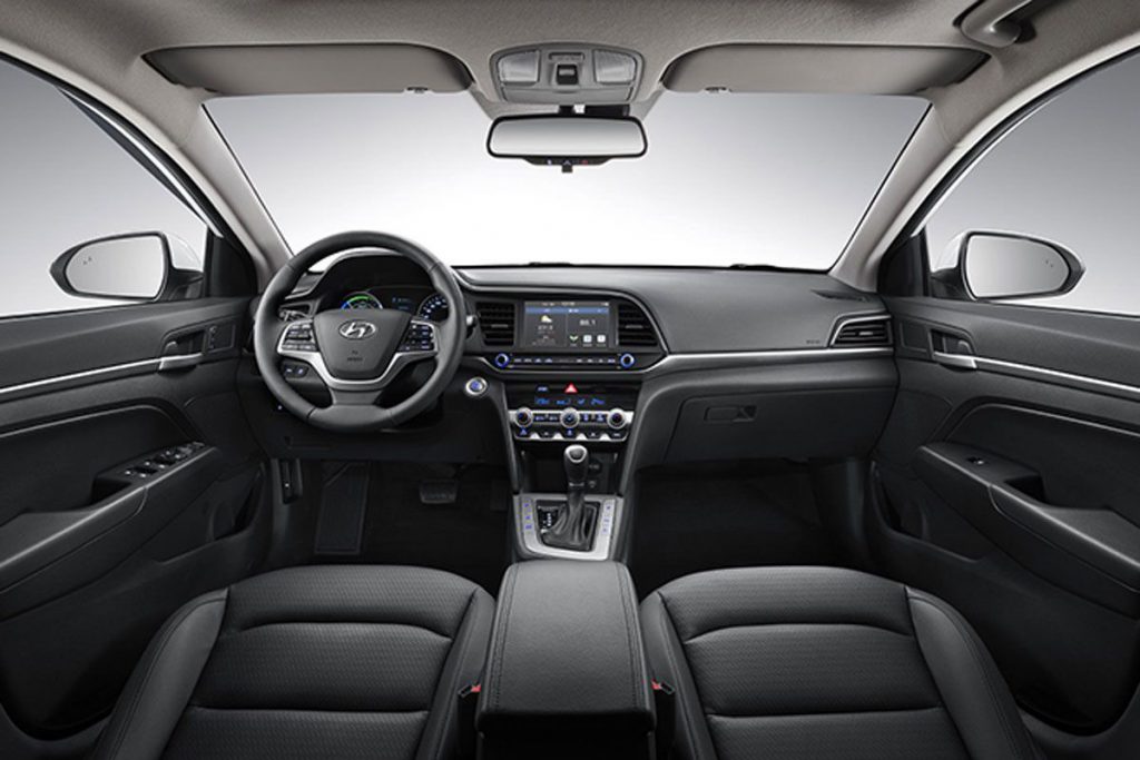 Hyundai Elantra PHEV interieur