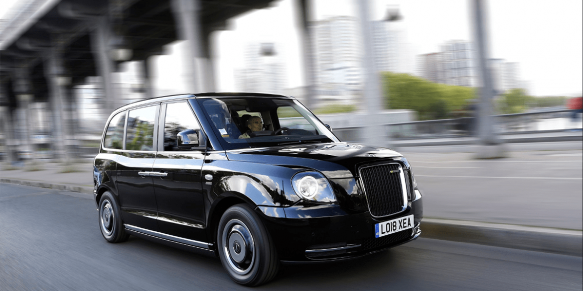 Dit jaar zullen enkele taxi's in Nottingham draadloos opgeladen worden.