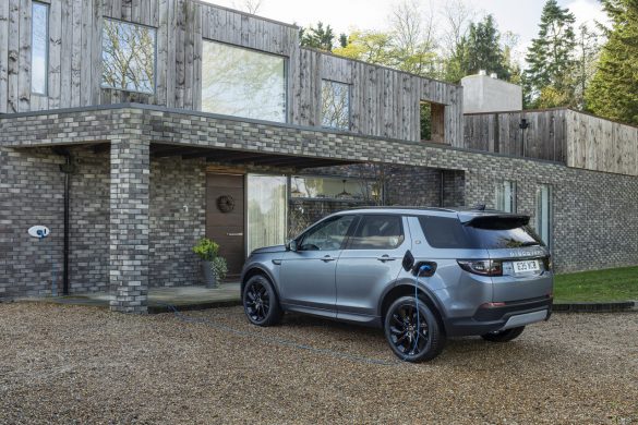 Discovery Sport P300e AWD-2