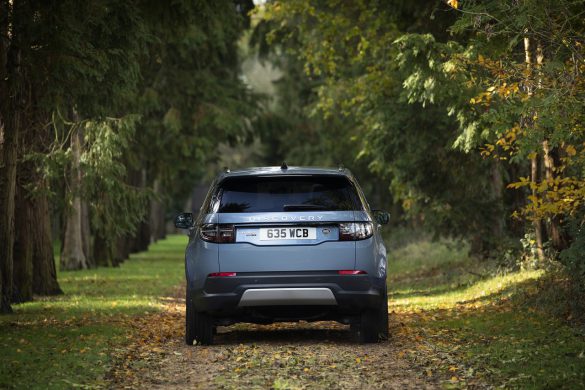 Discovery Sport P300e AWD-4