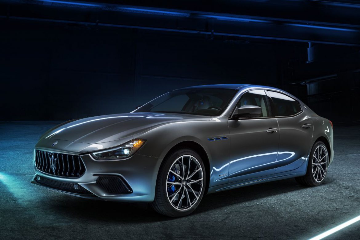 De Maserati Ghibli Hybrid officieel gepresenteerd. De Maserati Ghibli Hybrid zal eind dit jaar nog in productie gaan.