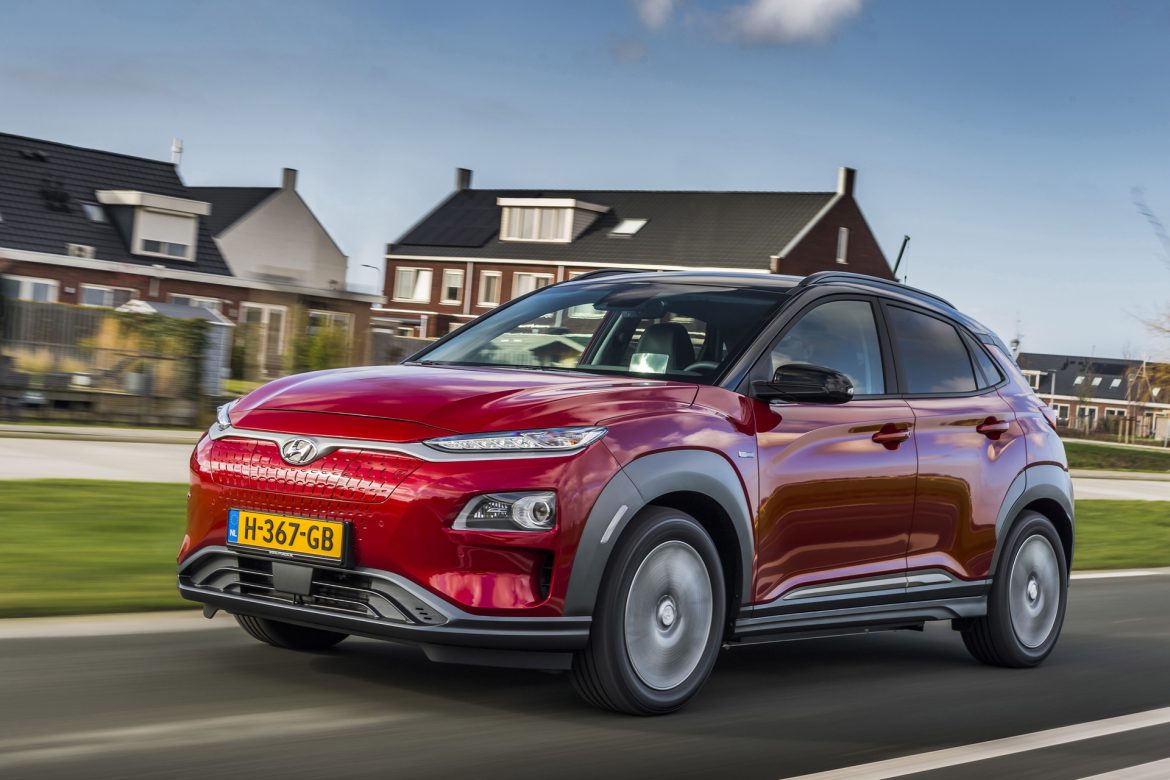 De Hyundai Kona Electric wordt teruggeroepen vanwege mogelijk brandgevaar. Er is mogelijk brandgevaar in de Hyundai Kona Electric ontdekt.