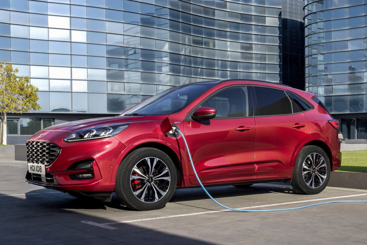 Ford is op zoek naar een open poule vanwege de Kuga PHEV.