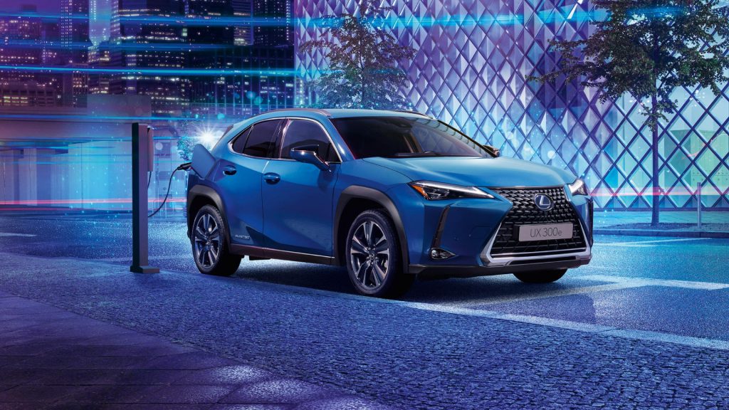 Lexus UX 300E  elektrische auto winnaar Das Goldene Lenkrad