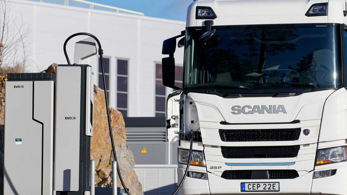 Scania doet een forse investering in elektrificatie.