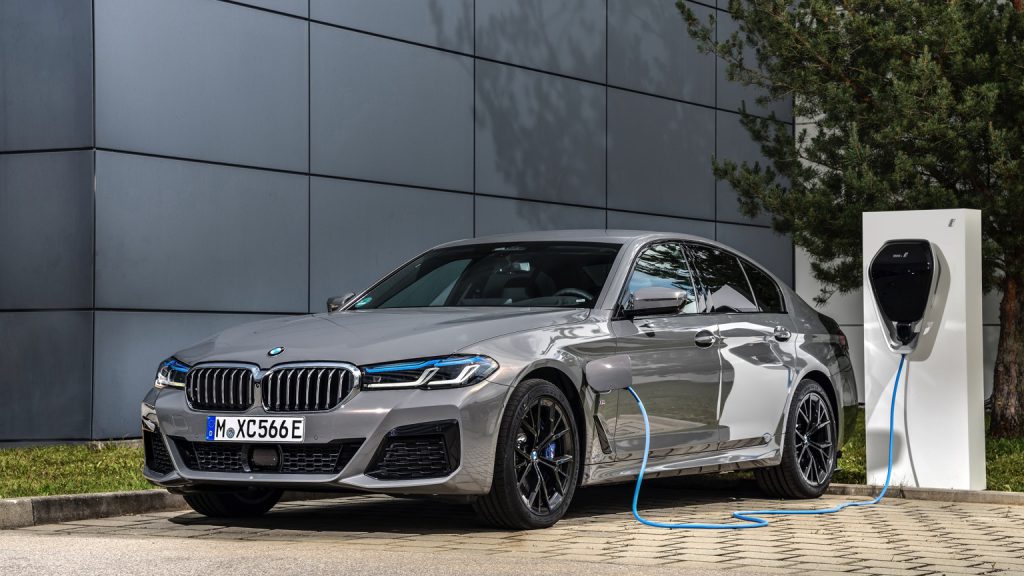 BMW 545e xDrive Sedan