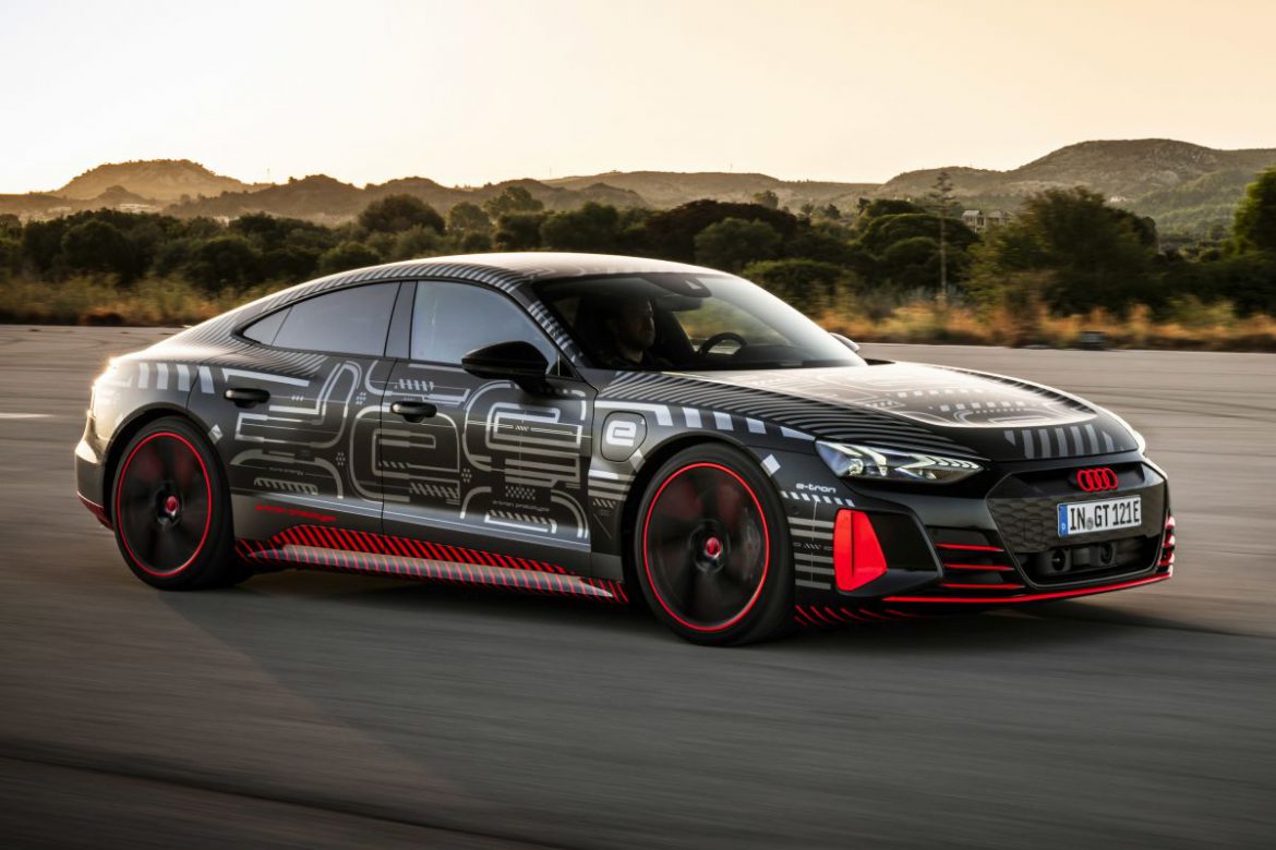 De nieuwe Audi E-tron GT zal vlak na zijn debuut al bij de Nederlandse dealers staan. De Audi E-tron GT is vlak na lancering al te bestellen.