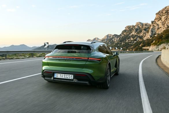 Porsche Taycan Cross Turismo