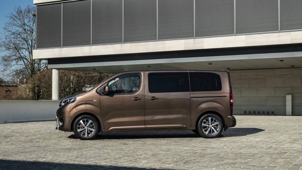 Toyota PROACE Shuttle M 50 kWh