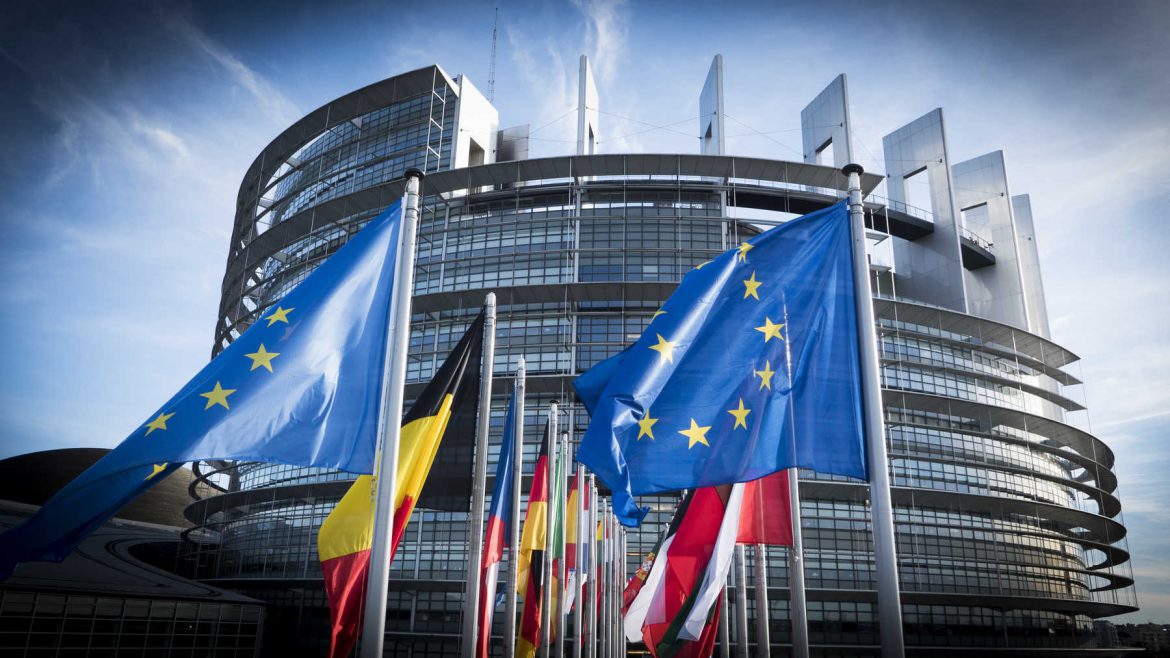 De Europese Unie wil de aanschaf van een elektrische auto verder stimuleren. De Europese Unie wil de aanschaf van een elektrische auto verder stimuleren.