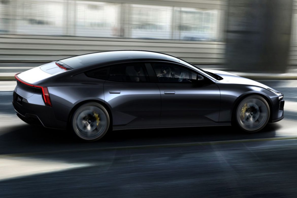 Polestar 5 in zijn eerste productierijpe contouren.