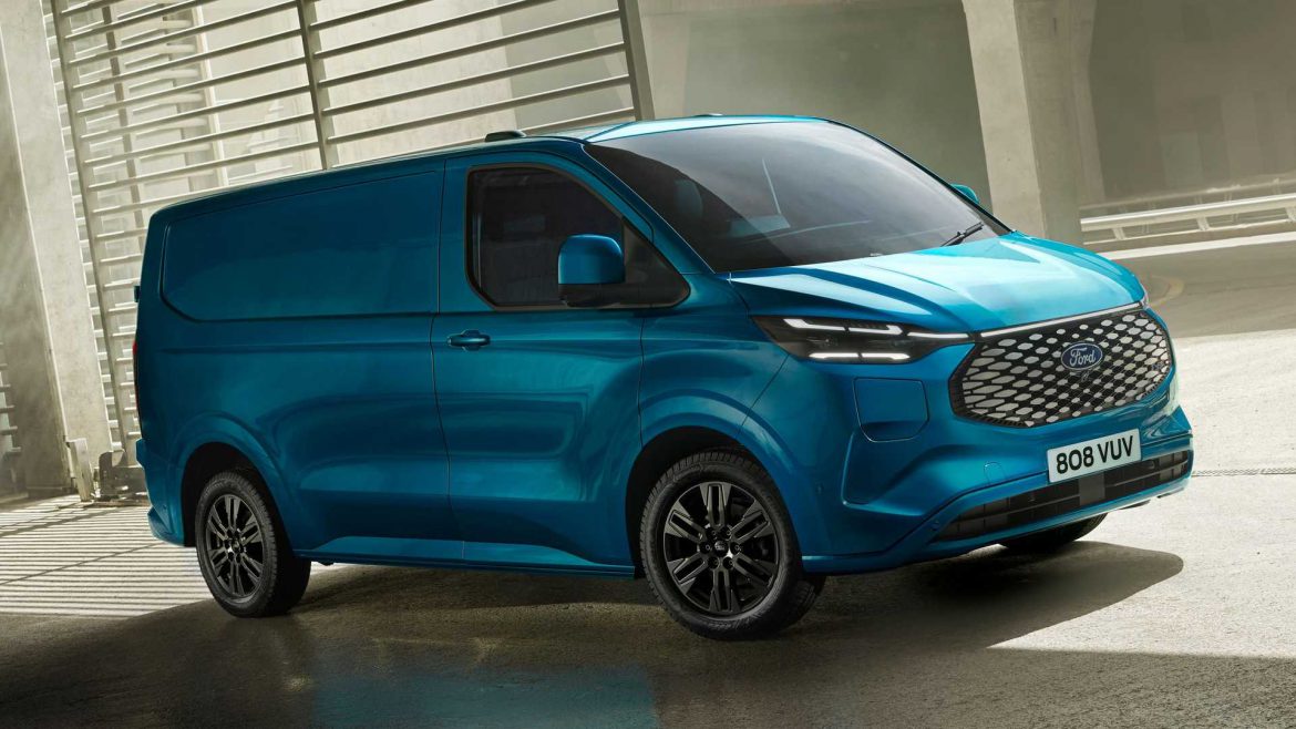 De Ford E-Transit Custom heeft officieel zijn intrede gemaakt voor de Europese markt. De Ford E-Transit Custom heeft officieel zijn intrede gemaakt voor de Europese markt.