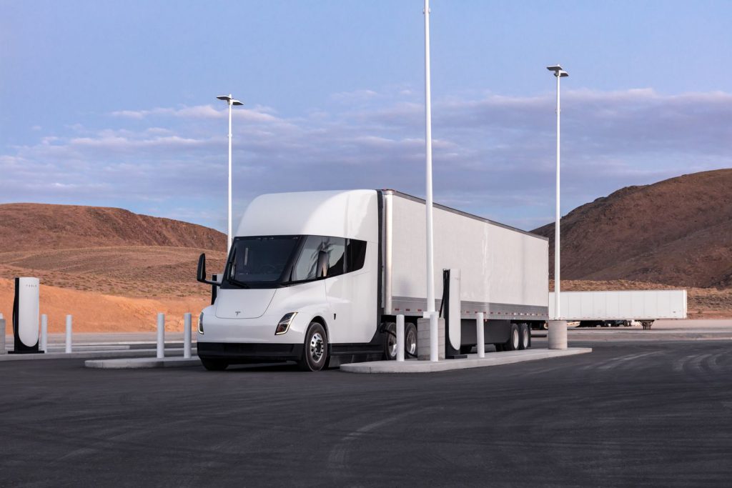 Opladen van de Tesla Semi