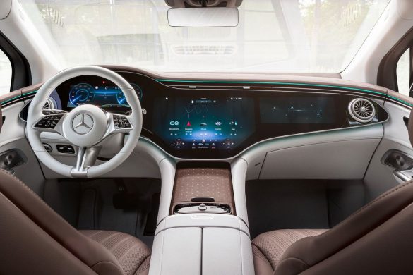 Dashboard Mercedes EQE SUV