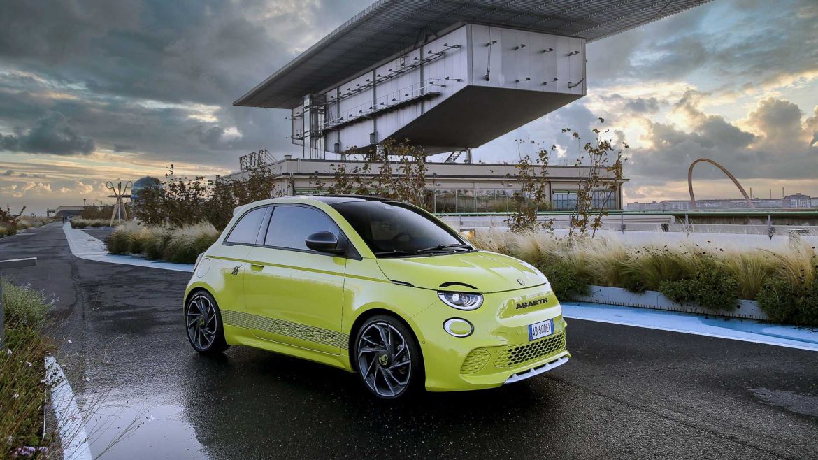 Fiat Abarth 500e is nu officieel.