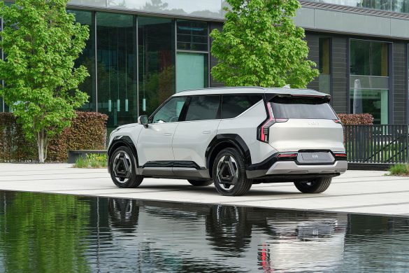 De Kia SUV EV9 aan de achterzijde