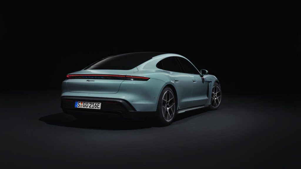  Taycan Turbo S