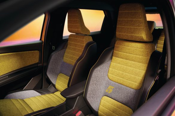 interieur van de R5 E-Tech Electric