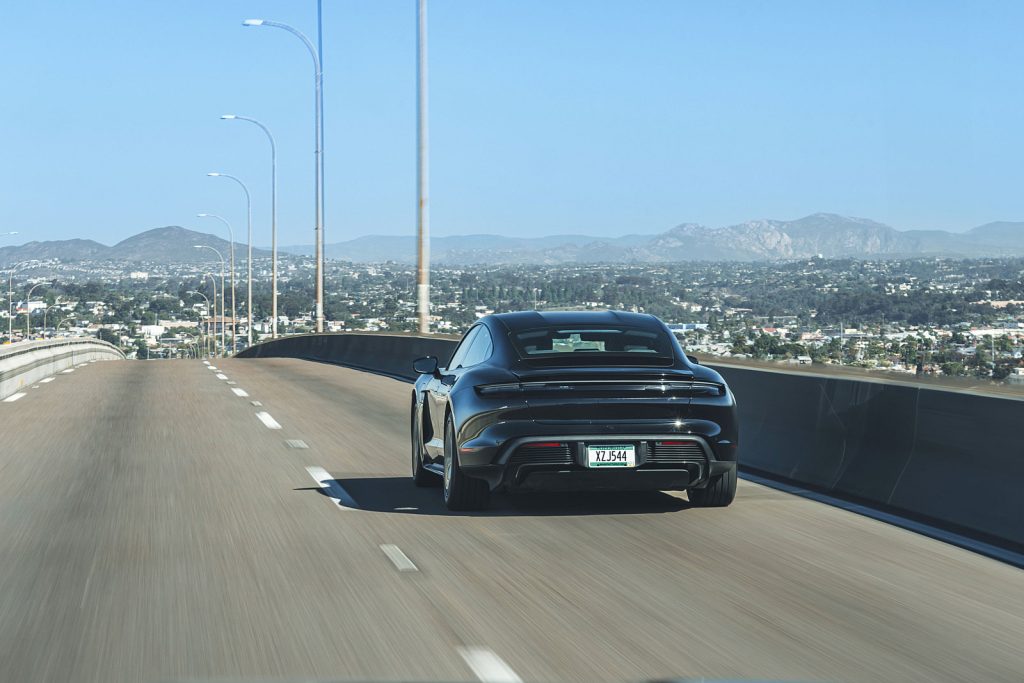 vernieuwde Porsche Taycan heeft grotere actieradius