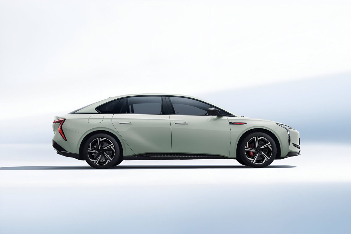 hongqi-eh7-opzij Hongqi EH7