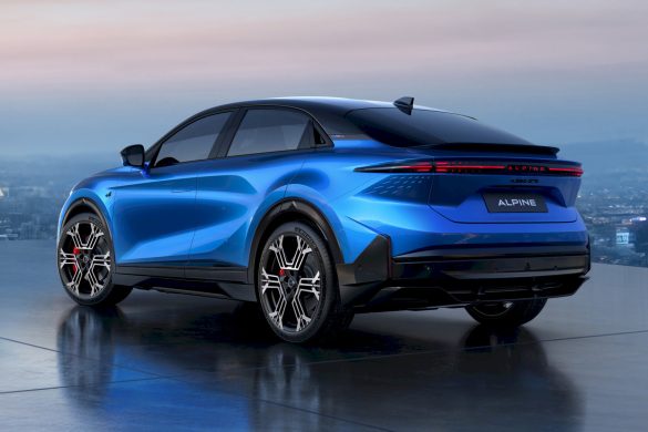 Alpine A390