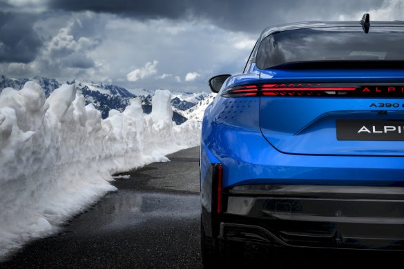 Alpine A390