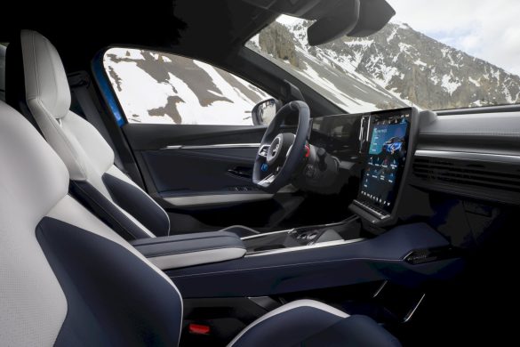 Alpine A390