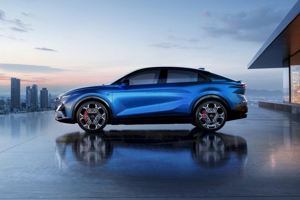 Alpine A390