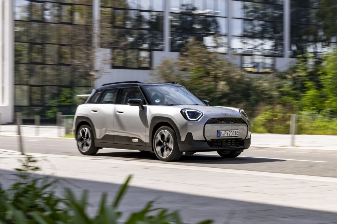 mini-aceman-intro MINI Aceman