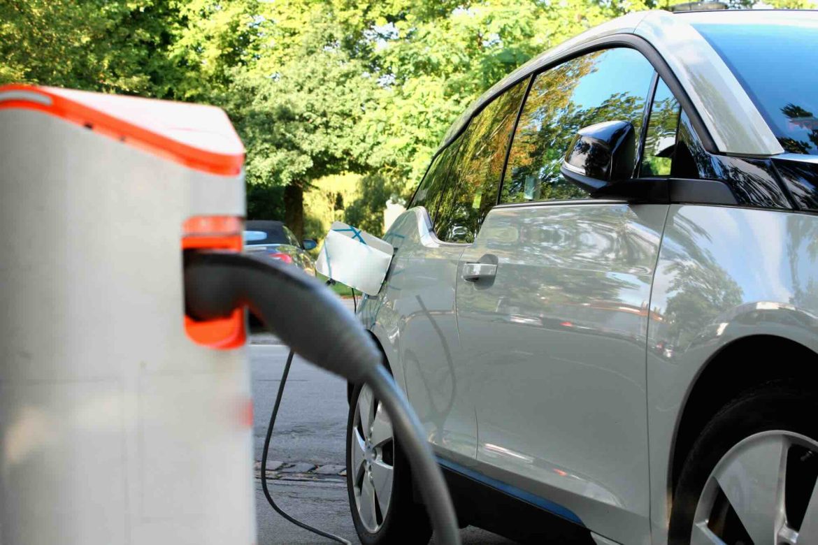 Elektrische auto laden velgen banden