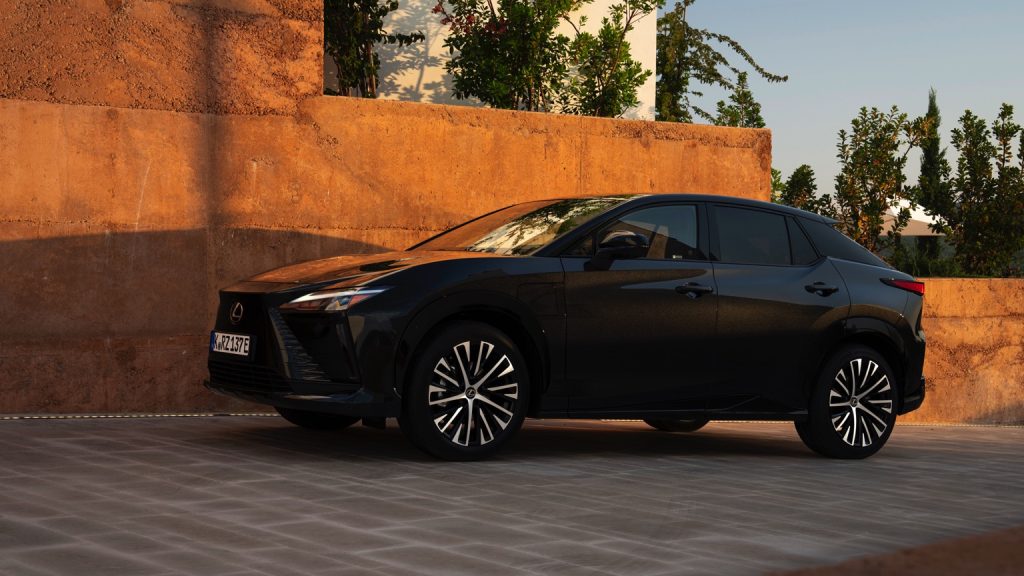 Lexus RZ 