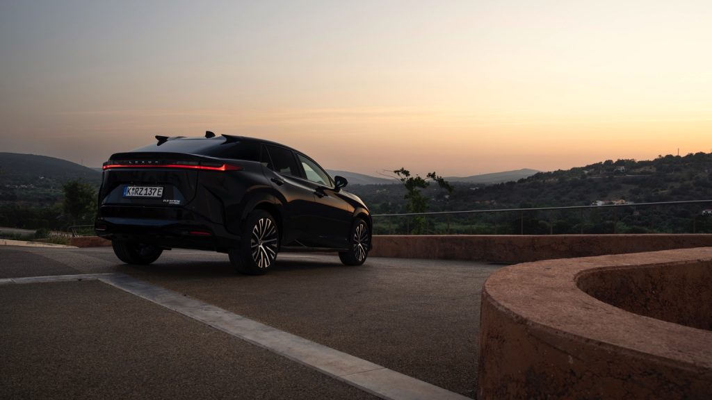 Lexus RZ 