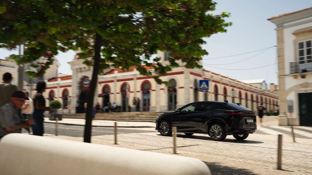 Lexus RZ 
