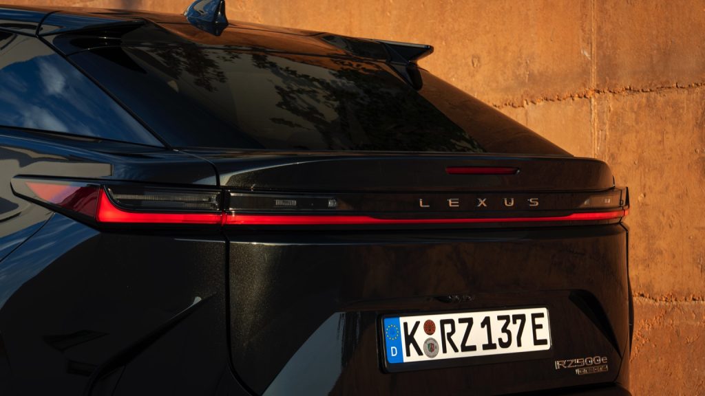 Lexus RZ 