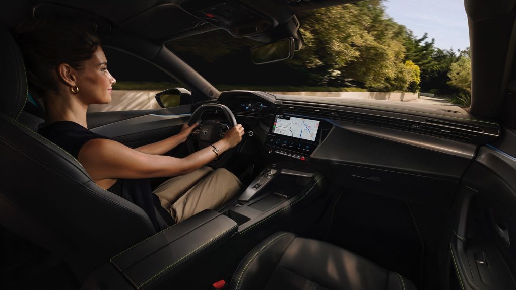  e-308 Berline 58 kWh