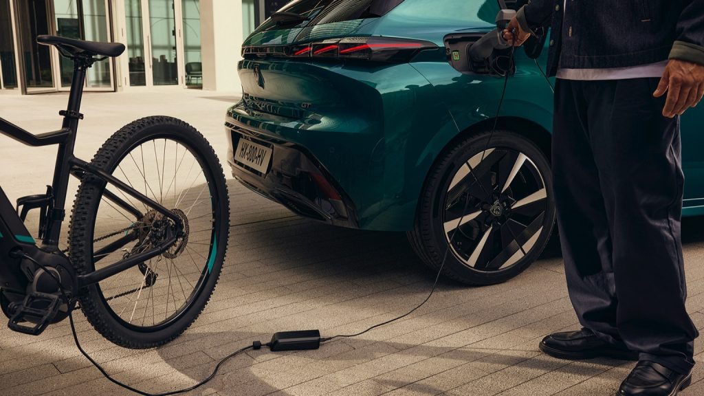  e-308 Berline 58 kWh