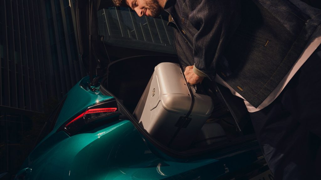  e-308 Berline 58 kWh