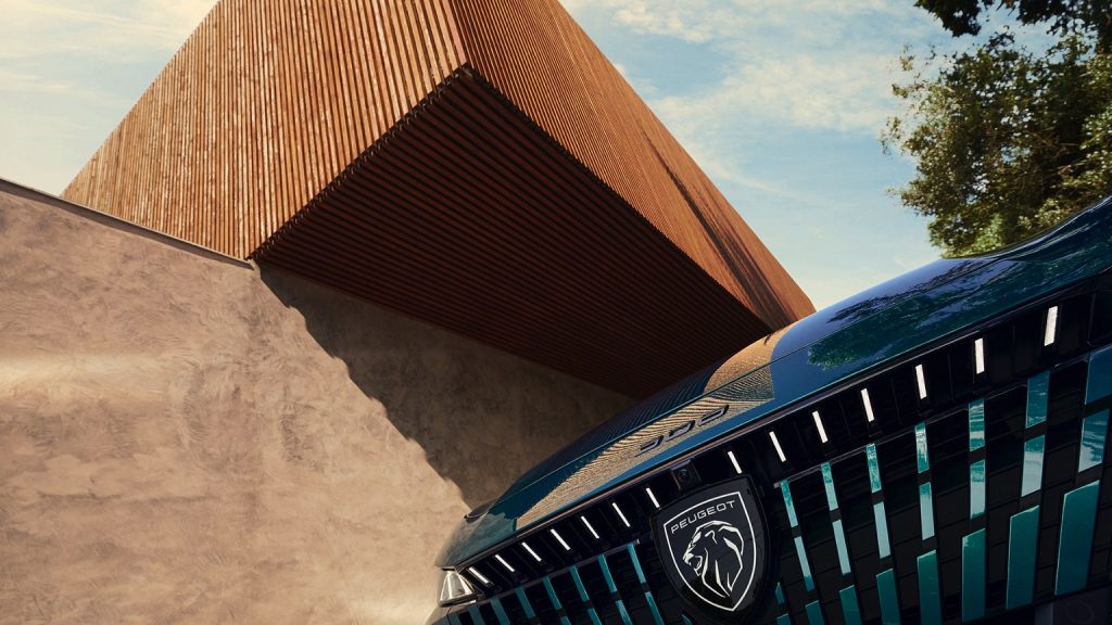  e-308 Berline 58 kWh